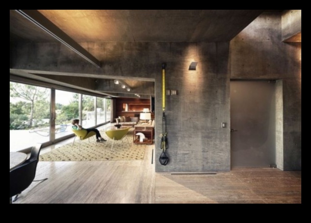 האם אתה יכול להמליץ ​​על דרכים להציג בטון בעיצוב מינימליסטי לתחושה עכשווית?