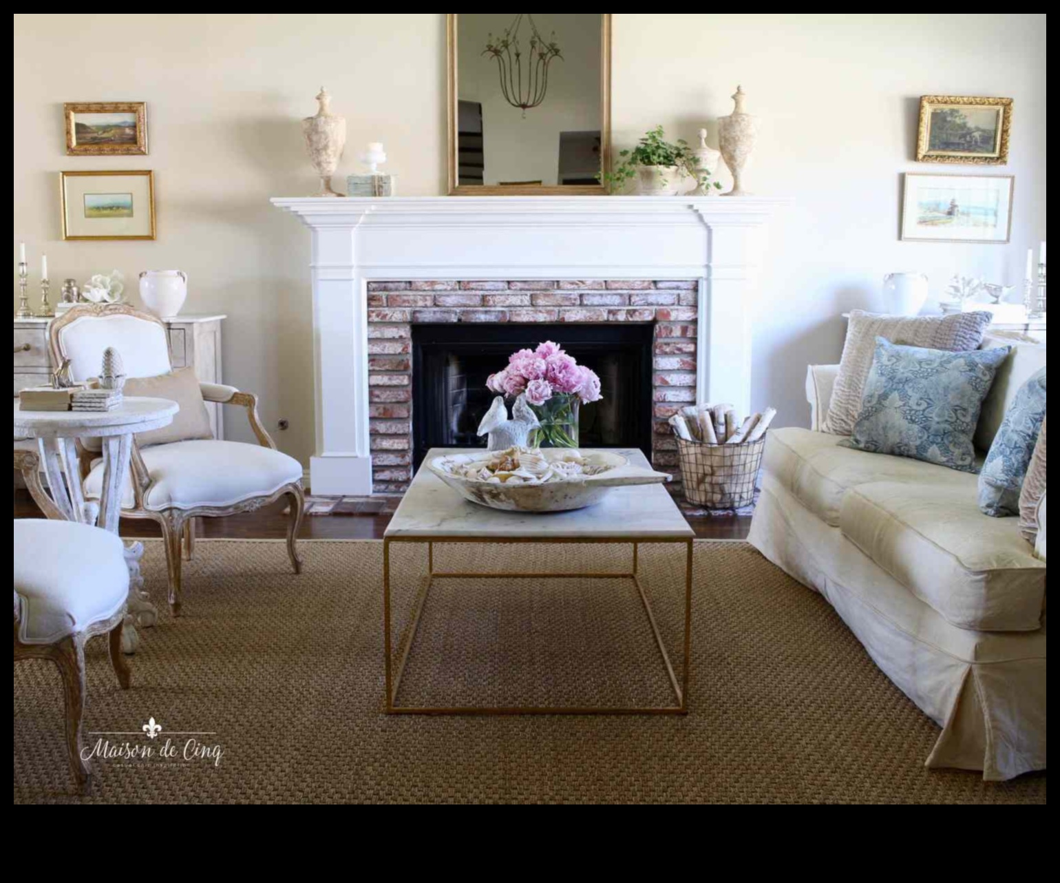 עיצוב סלון כפרי צרפתי לאלגנטיות קלאסית