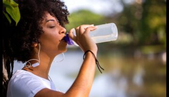 חוכמת מים: ה-ABCs של הידרציה נאותה
