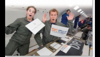 פלאים חסרי משקל: חקירת המופלאים של אפס כבידה